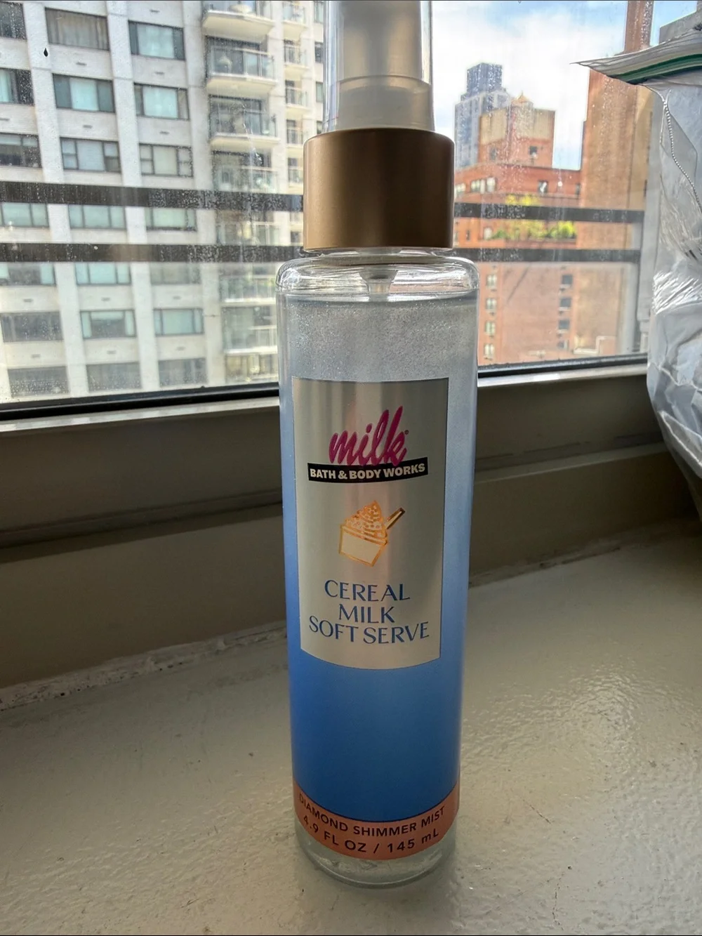 Bath & Body Works Milk Cereal Milk Soft Serve Shimmer Mist — Blue